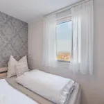 Mit Sauna In *