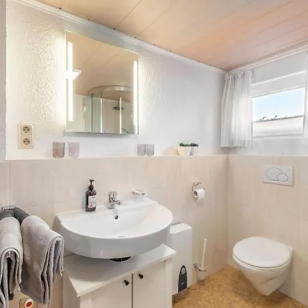 On The Mountain With Views Holiday home